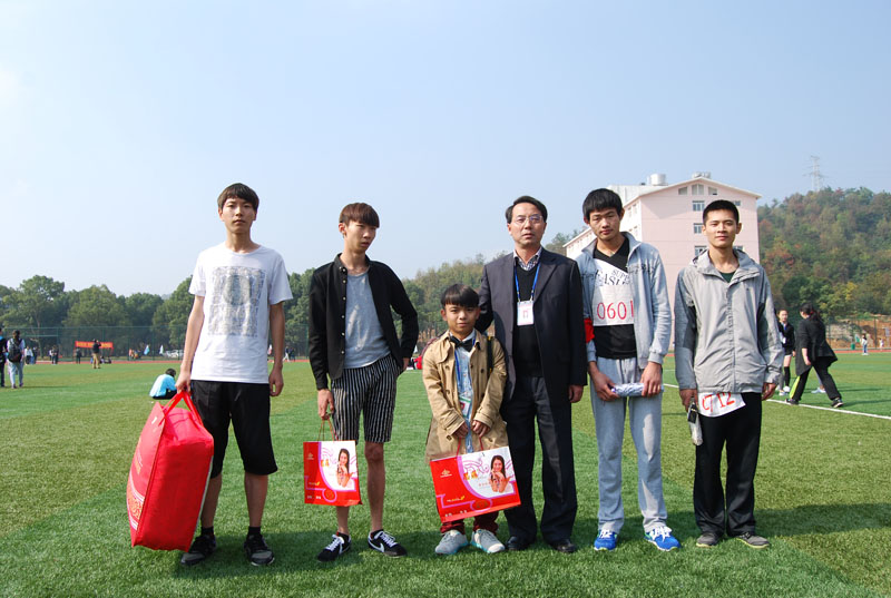 我校2014年秋季田径运动会隆重开幕