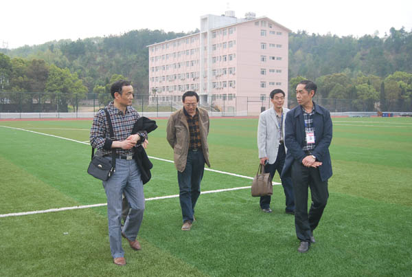 安徽省第一轻工业校来我校交流考察